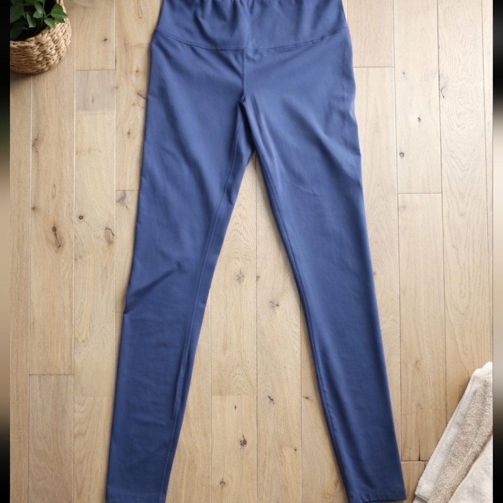 Women’s Yogalicious Yoga Pants – Size Large